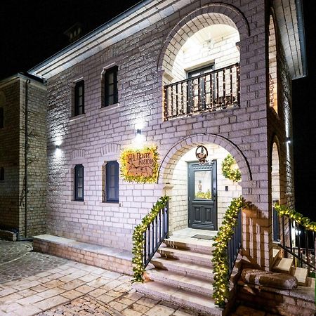 The Five Keys Hotel Monodendri Exterior photo